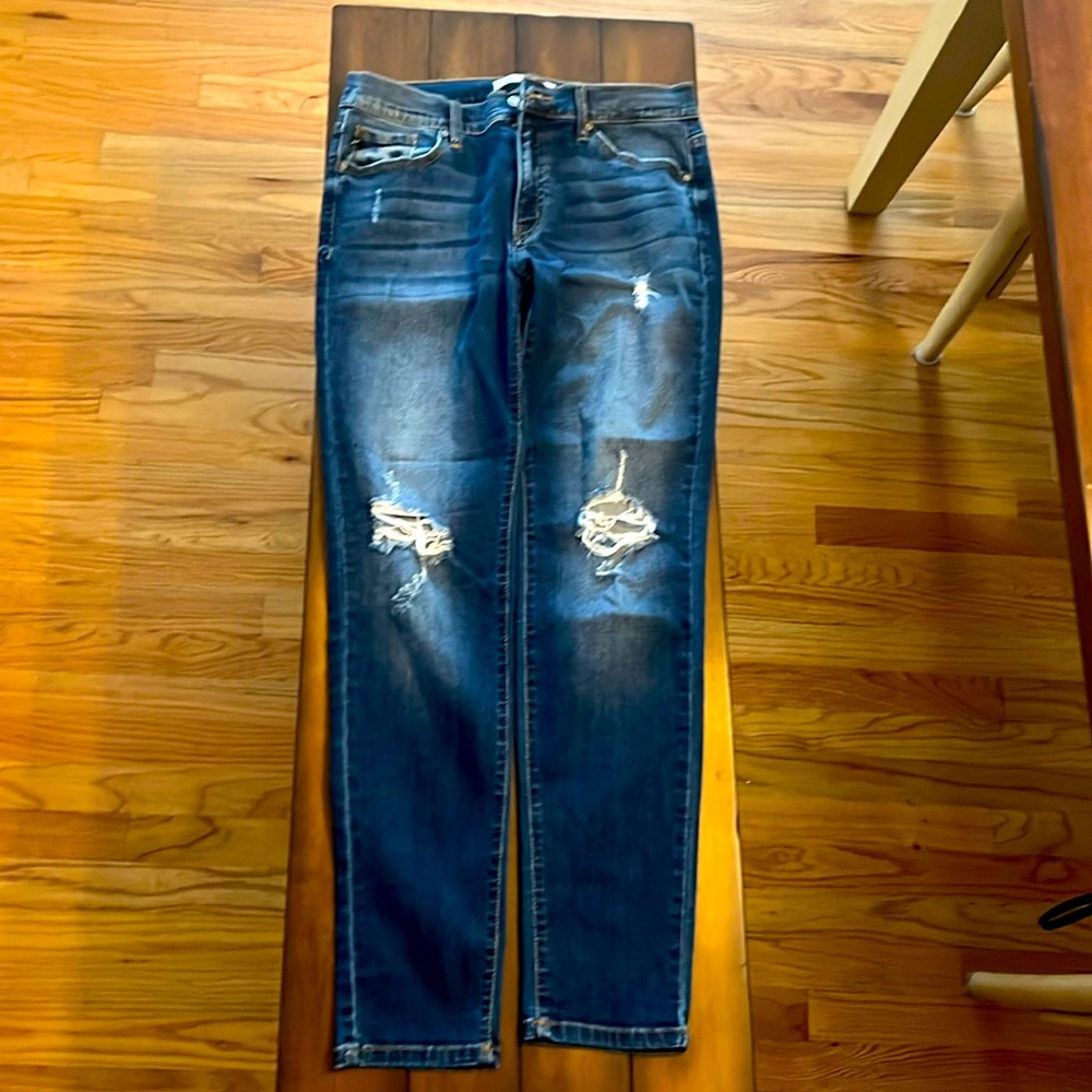 KanCan Destroyed knees straight leg jeans.